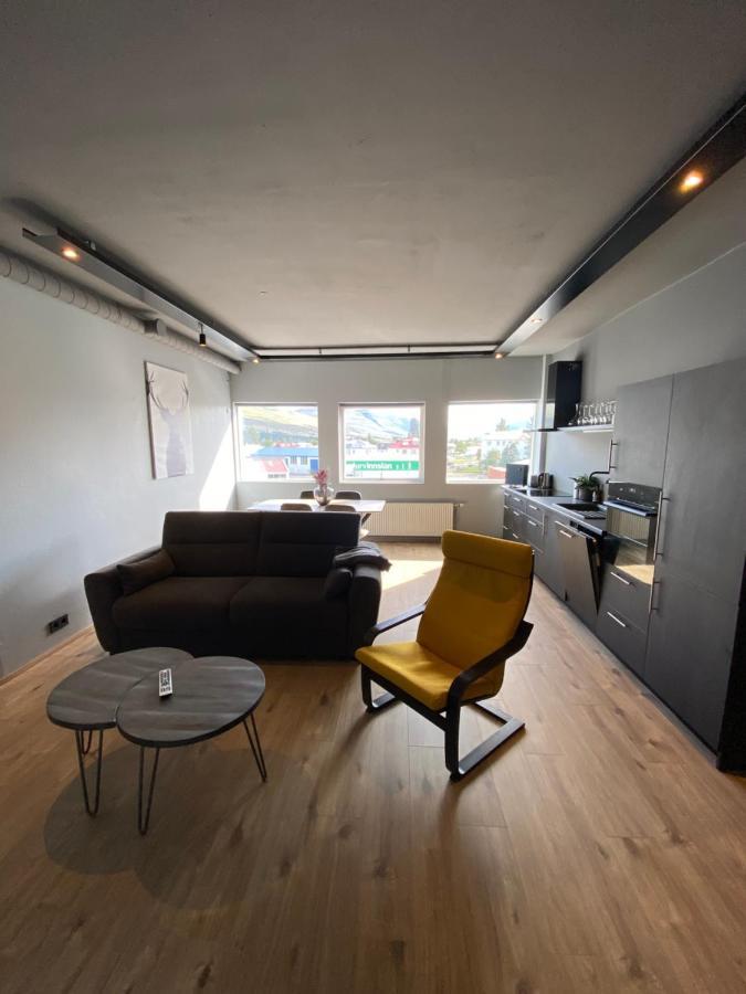 Ak Rentals, With Hot Tubs Ακουρέιρι Εξωτερικό φωτογραφία