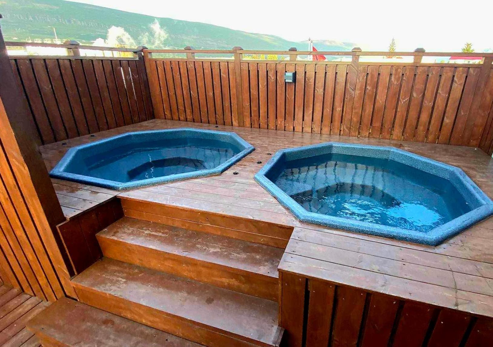Ak Rentals, With Hot Tubs Ακουρέιρι Εξωτερικό φωτογραφία